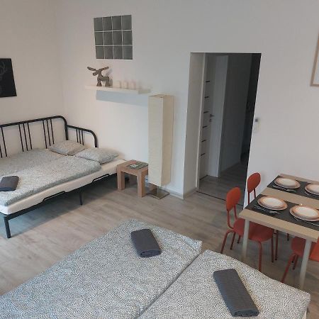 布拉迪斯拉发Utulny Apartman S Balkonom公寓 外观 照片