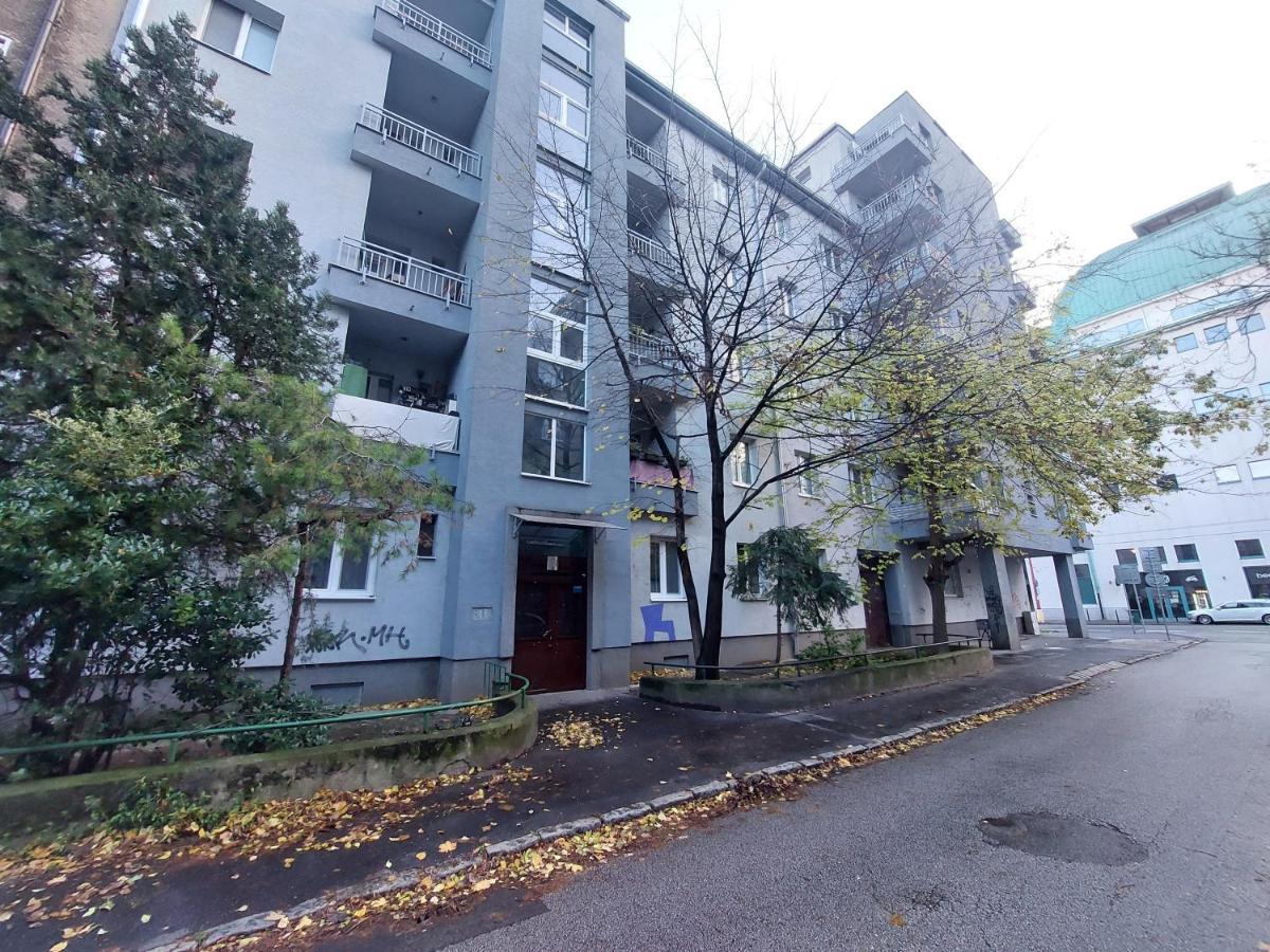 布拉迪斯拉发Utulny Apartman S Balkonom公寓 外观 照片